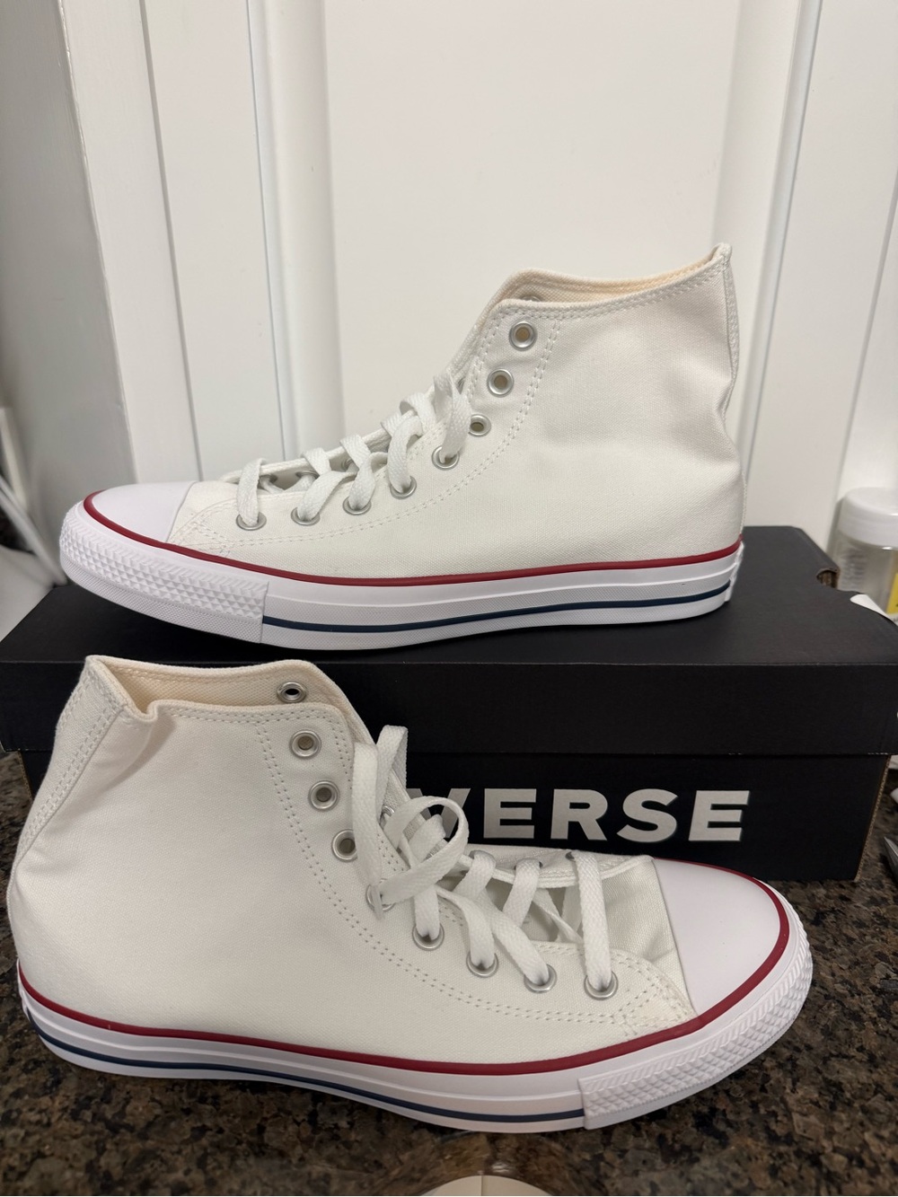 New In Box High Top Converse White 8.5 Men’s Women’s 10.5